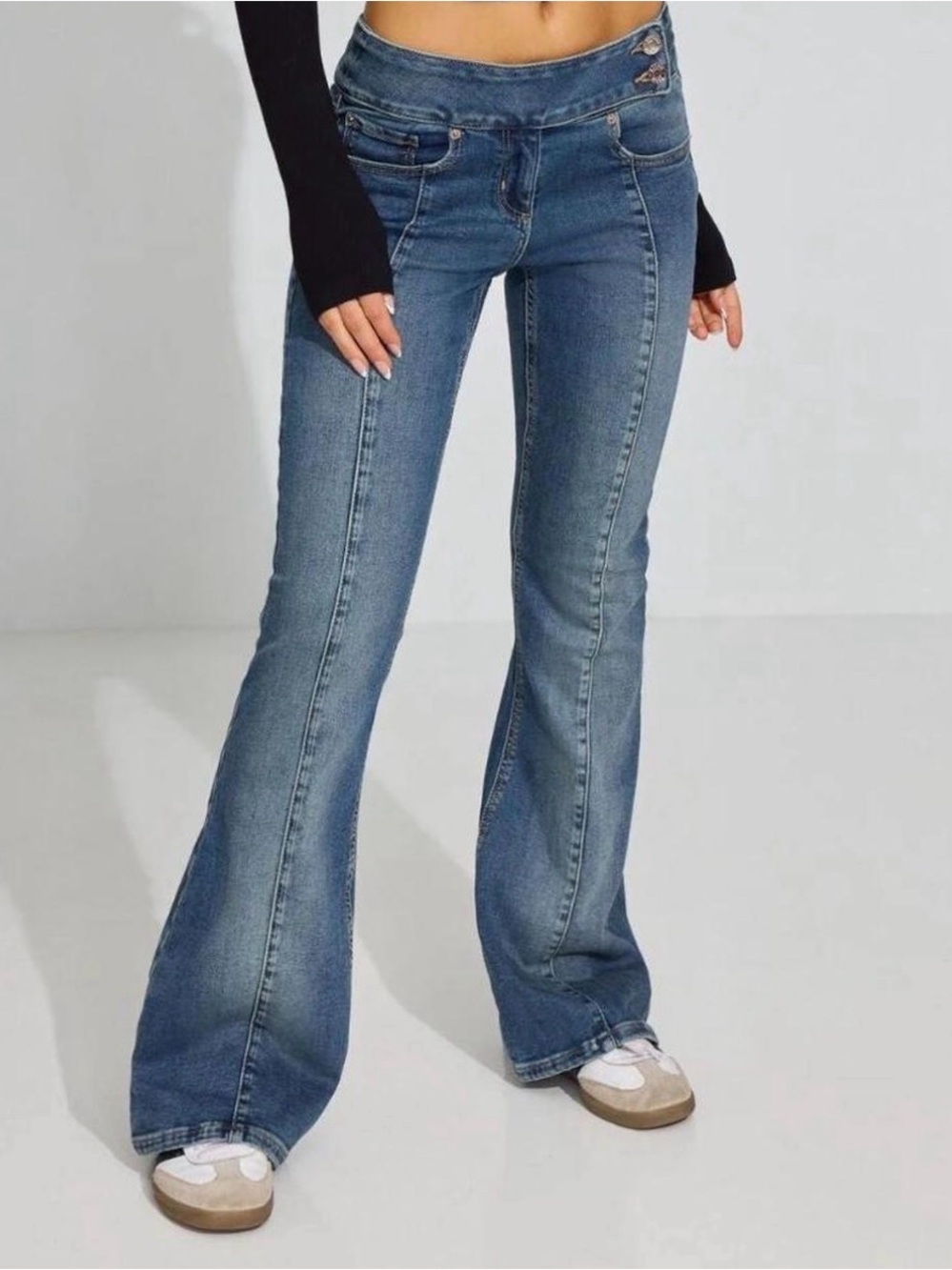 Garage | Vintage Y2K Women’s Low Rise Flare Jeans - 2000s Light Wash 9
